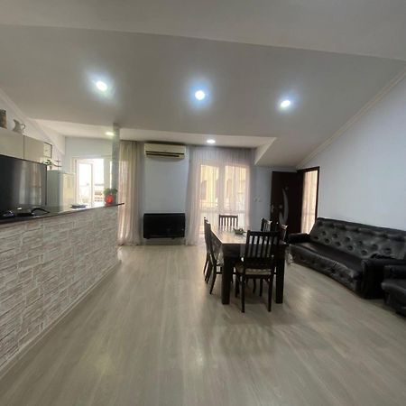 Apartment On Luka Asatiani 2 Batumi Eksteriør billede